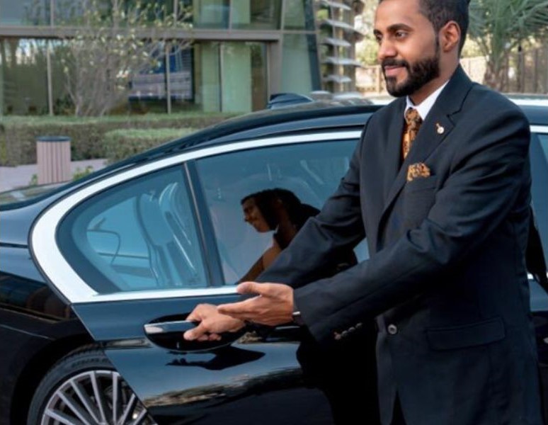 حجز سيارة مع سائق في السعودية | تنقل براحة وأمان مع ماسي جو